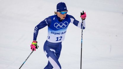 remi-lindholm-a-termine-le-50km-des-jo-de-pekin-avec-le-penis-gele