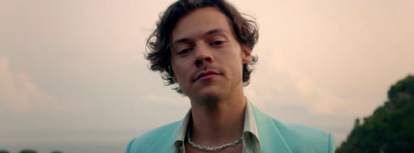 Harry-Styles-dans-le-clip-de-Golden-416512