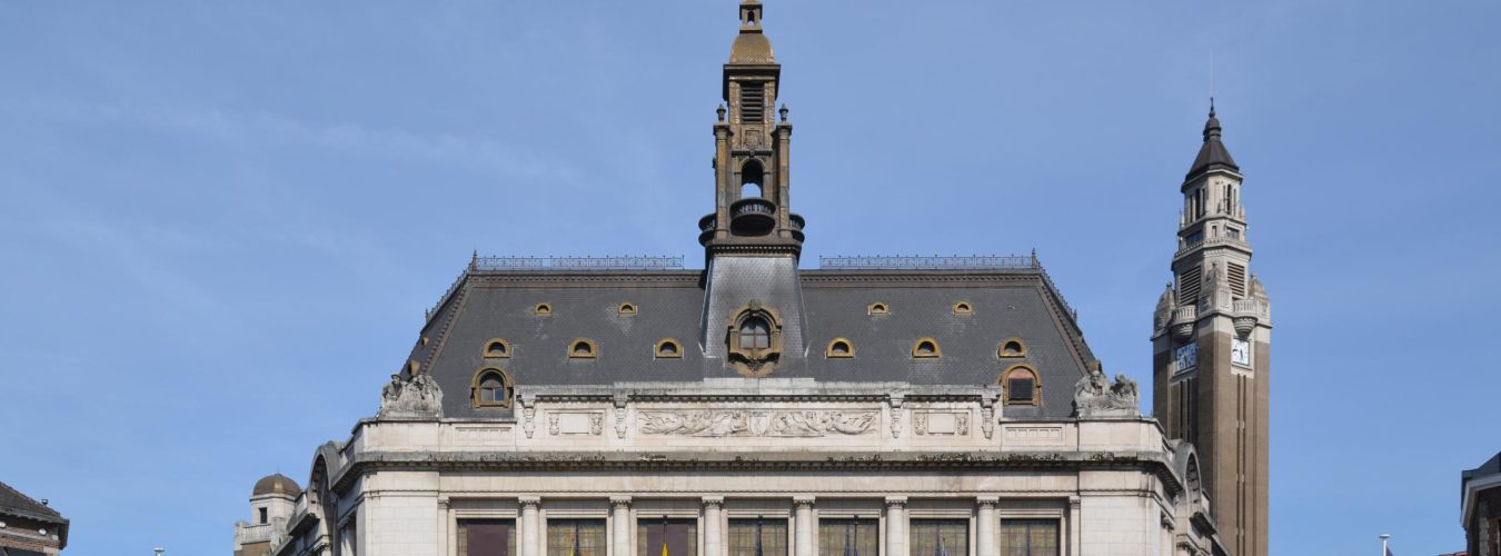 Charleroi_-_Hôtel_de_ville_vu_de_la_place_Charles_II_-_2019-06-01