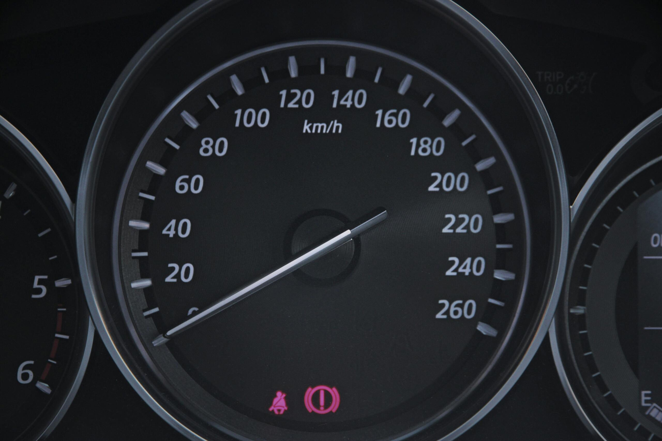 tristan-beischel-autoily-com-es2Z2QZMDBQ-unsplash (1)