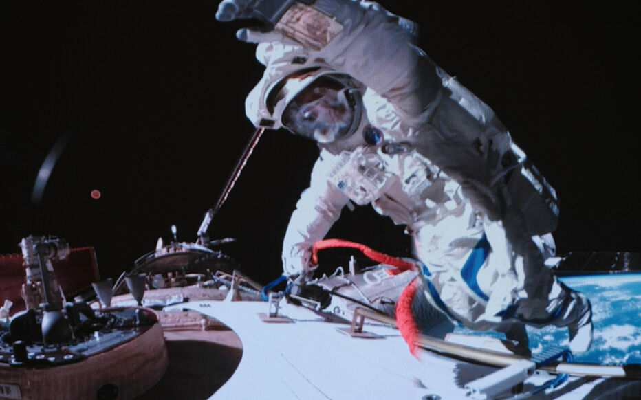 (EyesOnSci) CHINA-SHENZHOU-19-FIRST EXTRAVEHICULAR ACTIVITIES-COMPLETION (CN)