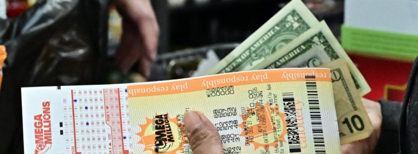1796370-un-ticket-de-loterie-mega-millions-aux-etats-unis
