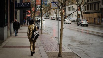 Gold-Suit-Walker-mobilite