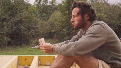 je-n-avais-plus-le-choix-les-confidences-bouleversantes-de-vianney-sur-sa-cabane-et-sa-solitude_6904d1d479ba7