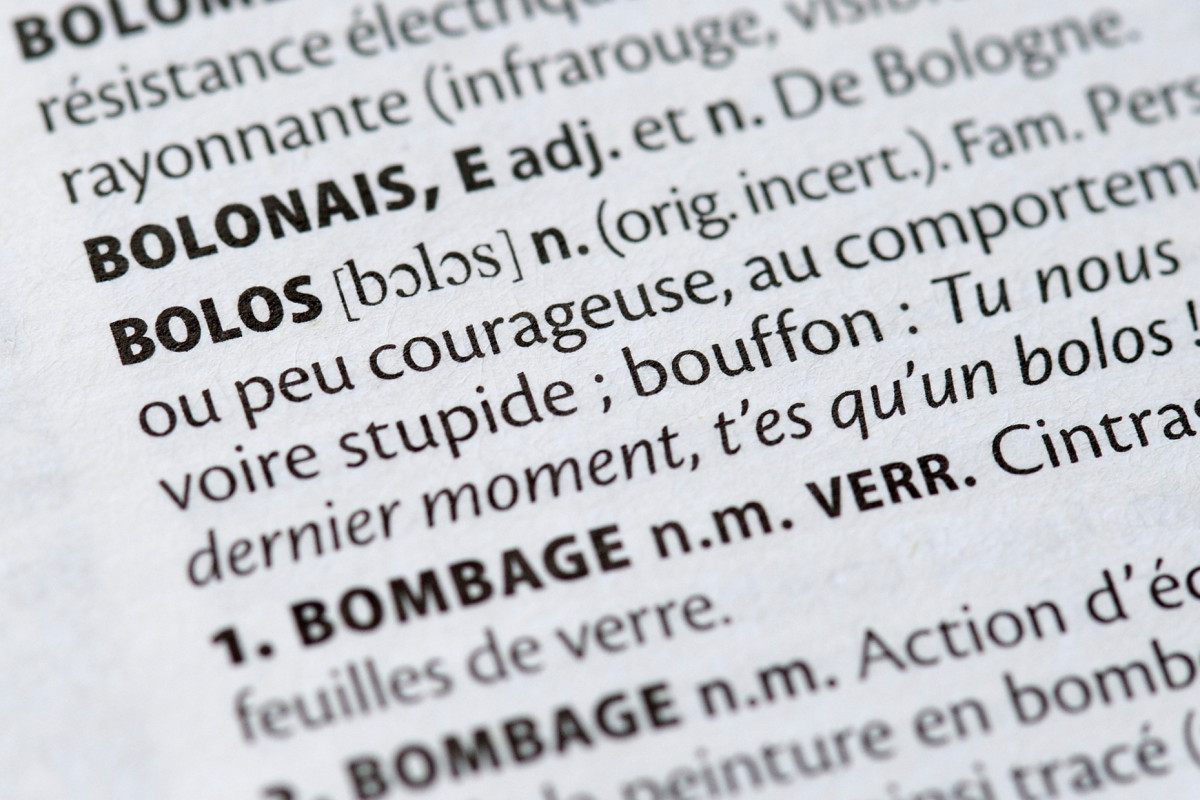 1675849-un-dictionnaire-francais-illustration