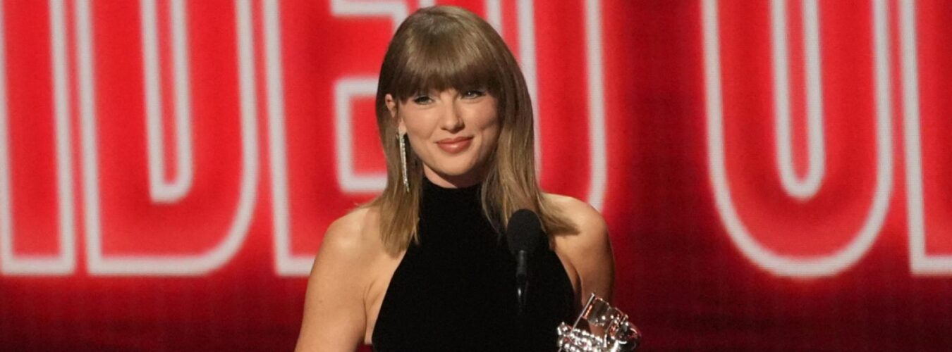47424-taylor-swift-est-devenue-dimanche-lartiste-la-plus-recompensee-aux-mtv-video-music-awards-a-los-ange