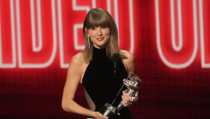 47424-taylor-swift-est-devenue-dimanche-lartiste-la-plus-recompensee-aux-mtv-video-music-awards-a-los-ange