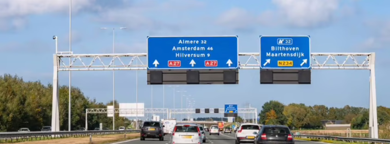 automobilistes-sur-une-autoroute-aux-pays-bas-26511ad2a7c9