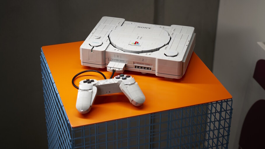 d92c2075-weekend-lego-x-playstation-la-ps1-revient-en-1911-briques-et-avec-gran-turismo-et-ape-escape__908_512__0-760-8058-5303